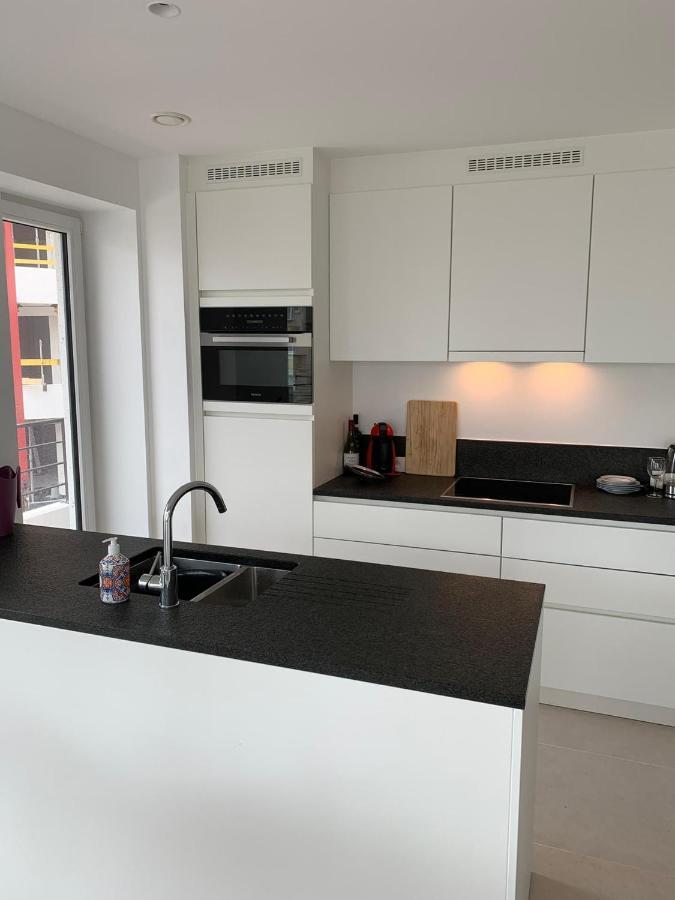 Lichtrijk 2-Slaapkamerappartement Met Zeezicht En Gratis Parking Oostende Exteriör bild