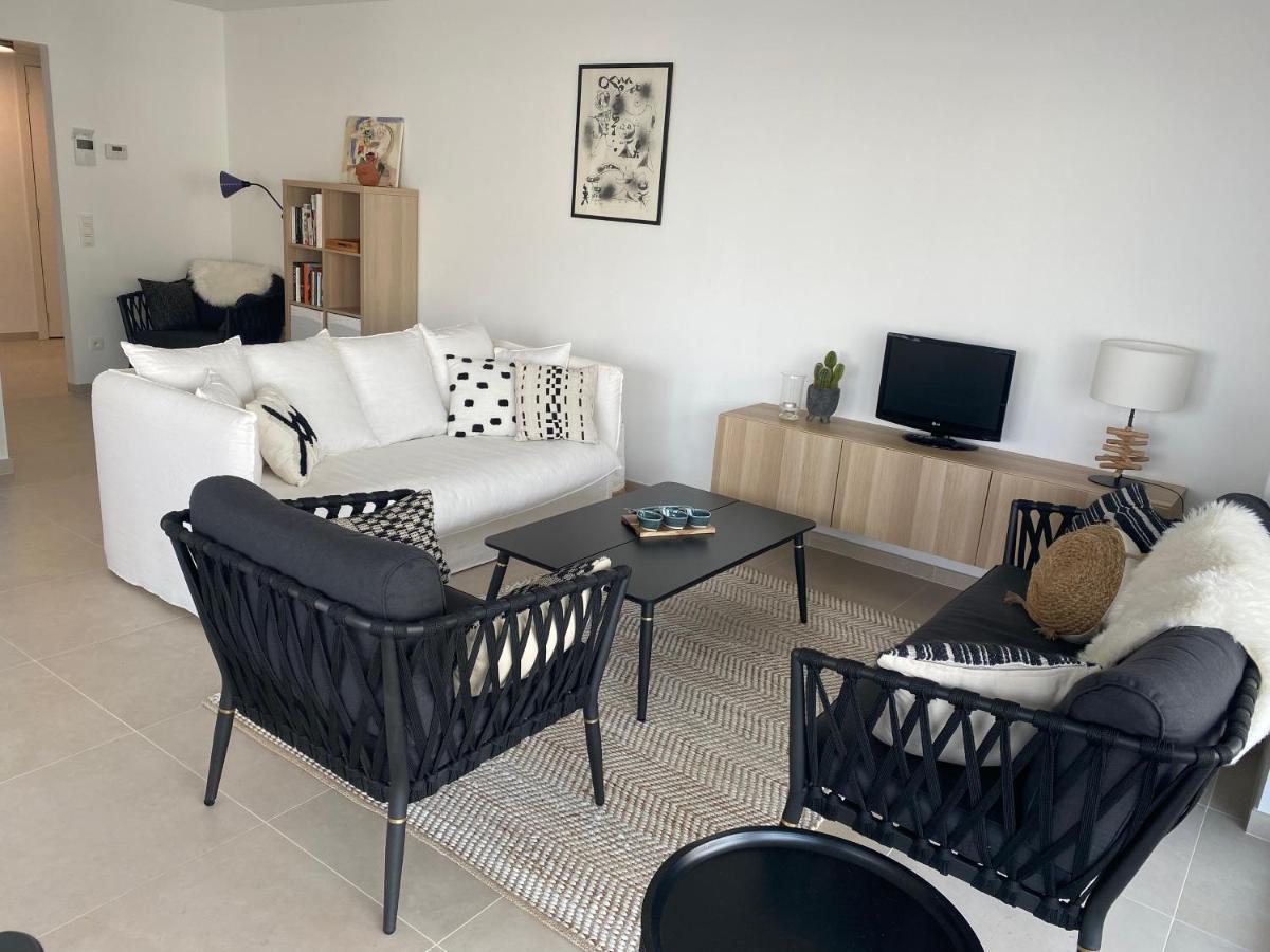 Lichtrijk 2-Slaapkamerappartement Met Zeezicht En Gratis Parking Oostende Exteriör bild