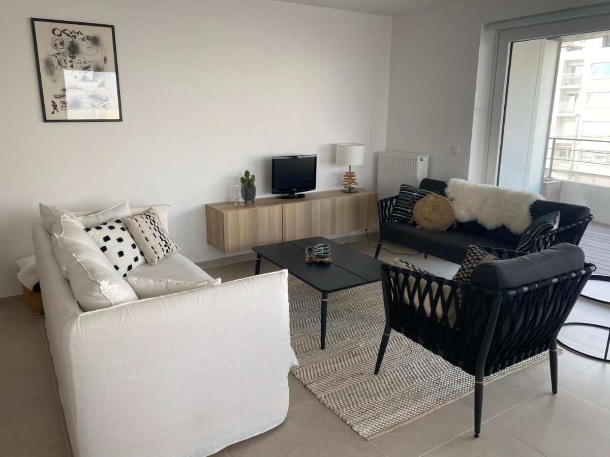Lichtrijk 2-Slaapkamerappartement Met Zeezicht En Gratis Parking Oostende Exteriör bild