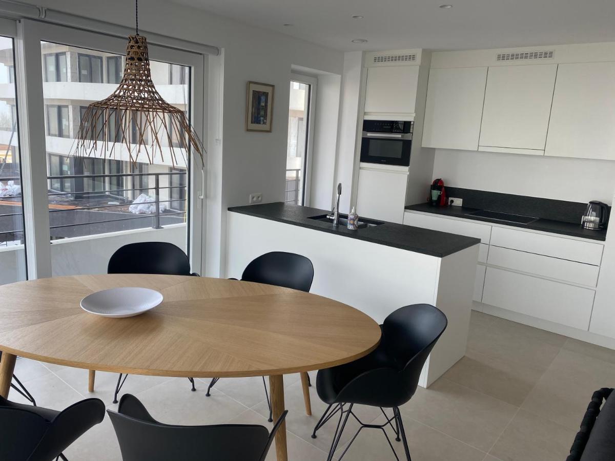 Lichtrijk 2-Slaapkamerappartement Met Zeezicht En Gratis Parking Oostende Exteriör bild