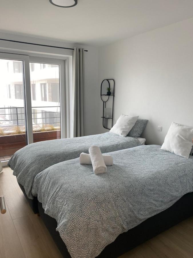 Lichtrijk 2-Slaapkamerappartement Met Zeezicht En Gratis Parking Oostende Exteriör bild