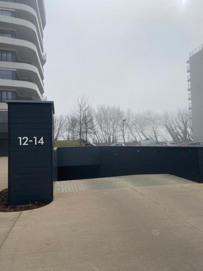 Lichtrijk 2-Slaapkamerappartement Met Zeezicht En Gratis Parking Oostende Exteriör bild