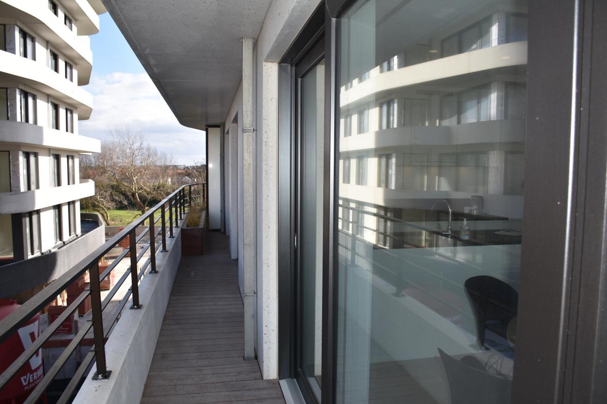 Lichtrijk 2-Slaapkamerappartement Met Zeezicht En Gratis Parking Oostende Exteriör bild